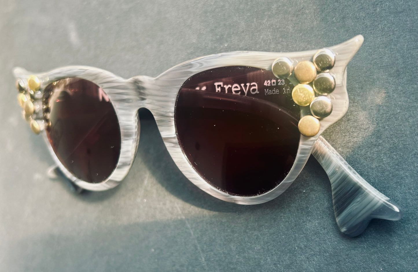 Freya blueish gray pimp