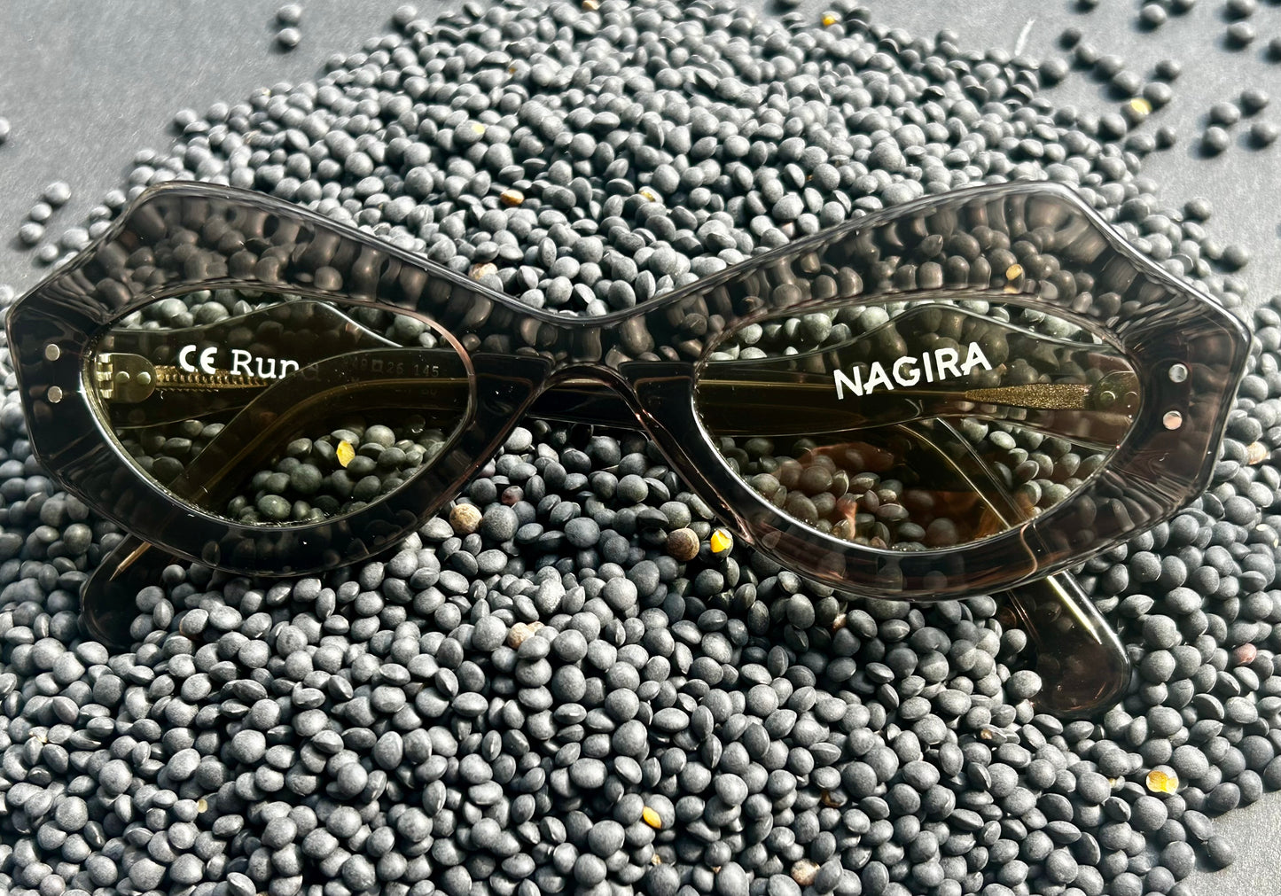 Runa gloss grey