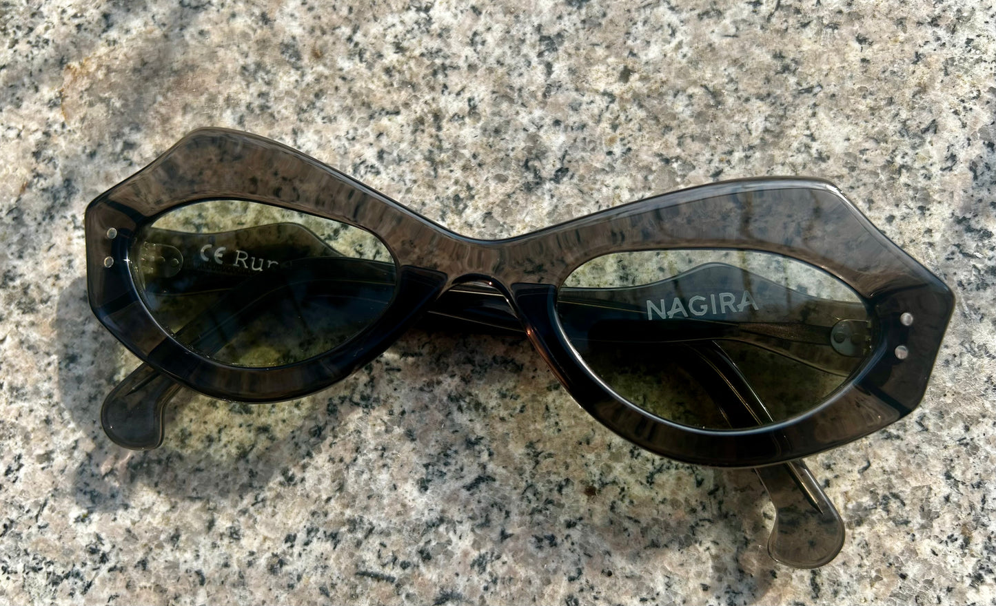 Runa gloss grey